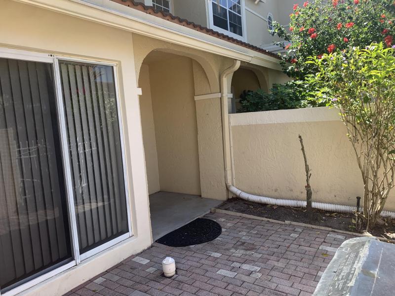  Condo & Townhome Photos
