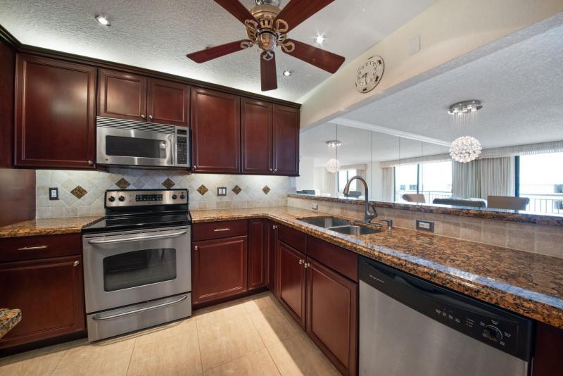  Condo & Townhome Photos