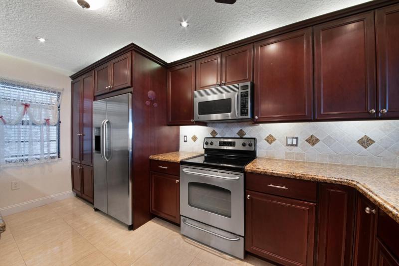  Condo & Townhome Photos