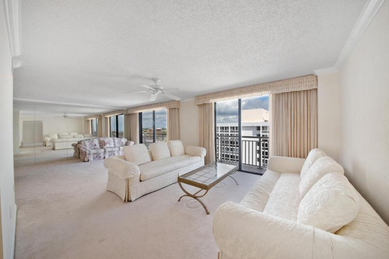  Condo & Townhome Photos