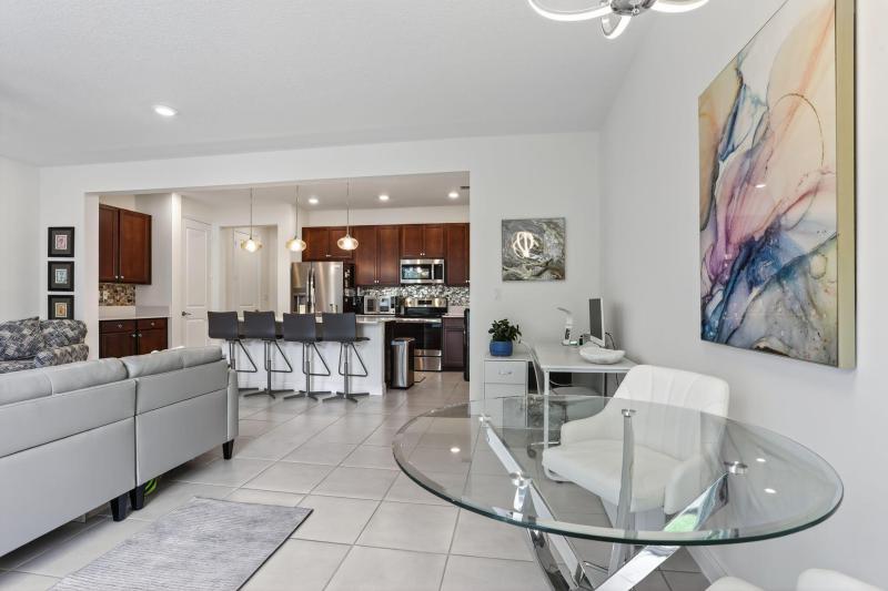  Condo & Townhome Photos