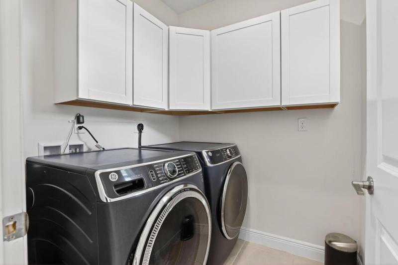  Condo & Townhome Photos