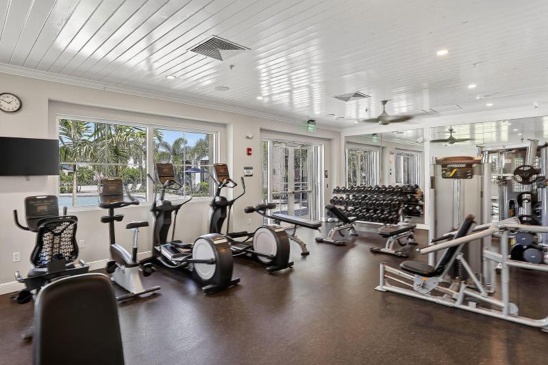  Condo & Townhome Photos