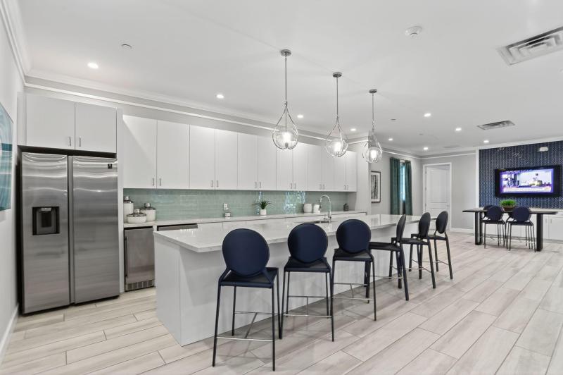  Condo & Townhome Photos