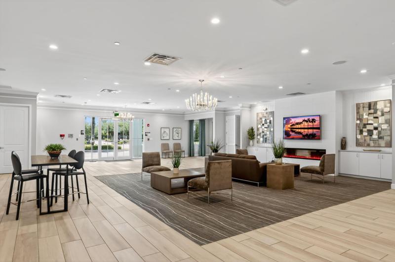  Condo & Townhome Photos