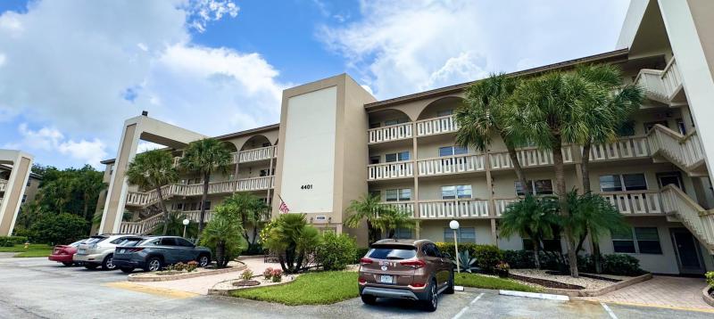  Condo & Townhome Photos