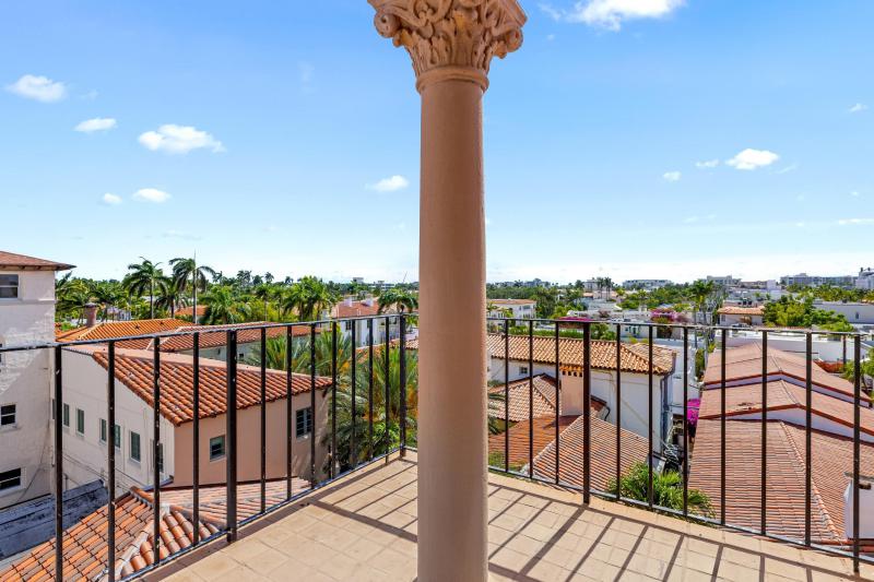  Single Family Homes Photo 22:  Palm Beach,  FL 33480