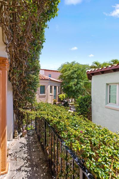  Single Family Homes Photo 25:  Palm Beach,  FL 33480