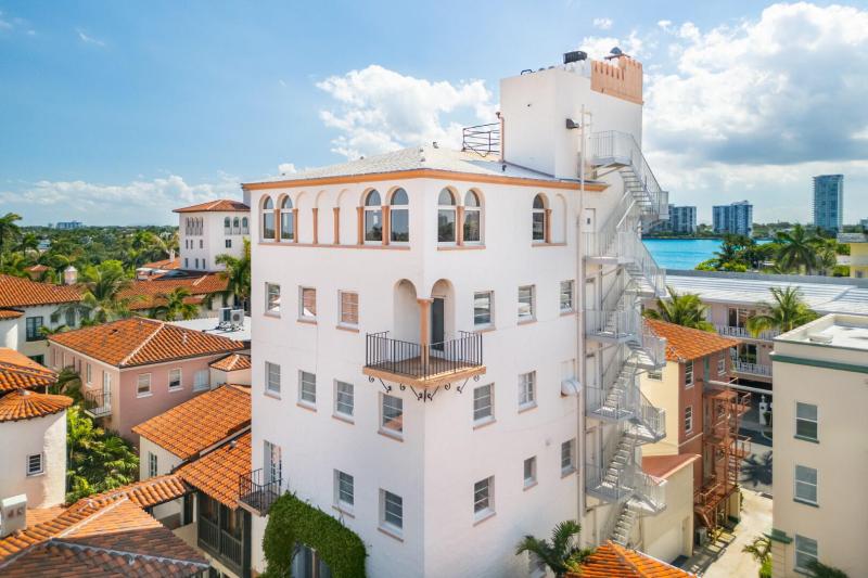  Single Family Homes Photo 5:  Palm Beach,  FL 33480