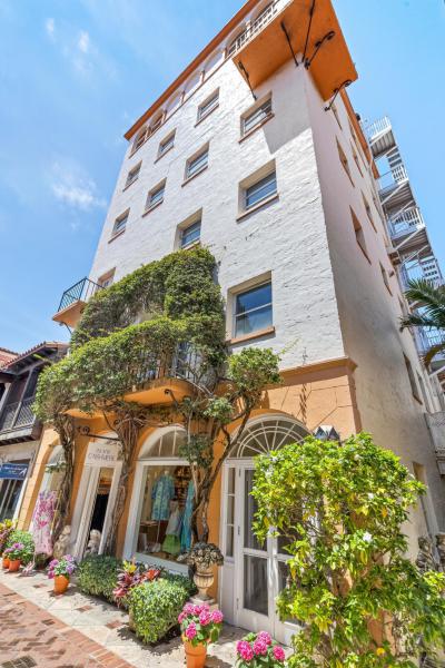  Single Family Homes Photo 8:  Palm Beach,  FL 33480