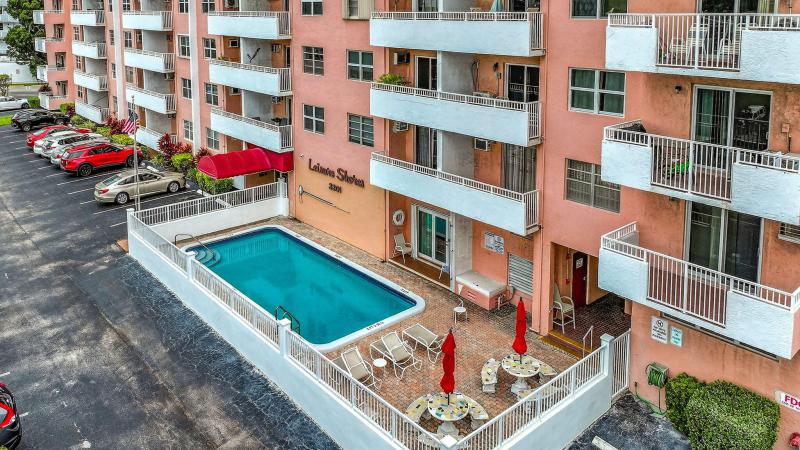 Condo & Townhome Photos