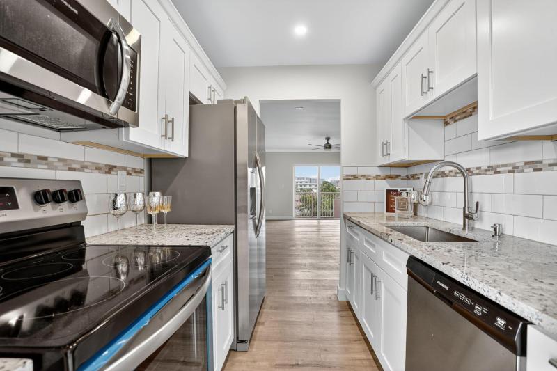  Condo & Townhome Photos