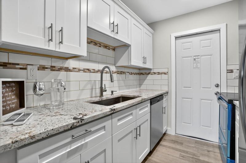  Condo & Townhome Photos