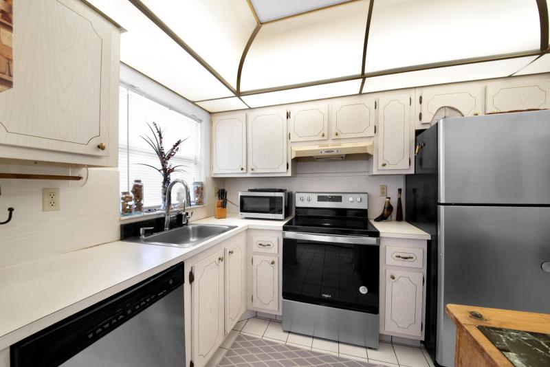  Condo & Townhome Photos