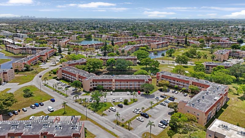  Condo & Townhome Photos