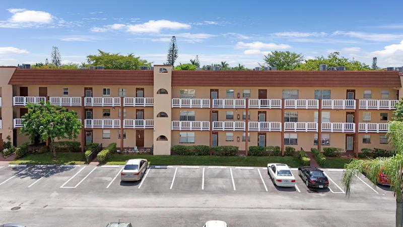  Condo & Townhome Photos