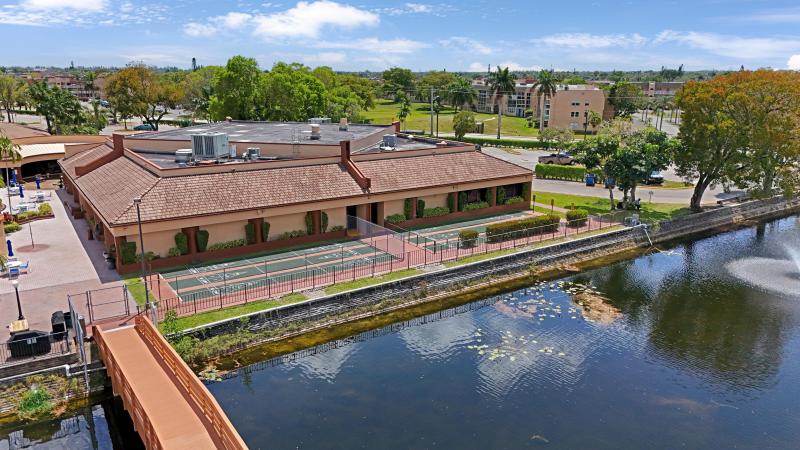  Condo & Townhome Photos