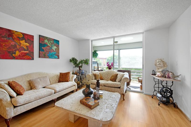  Condo & Townhome Photos