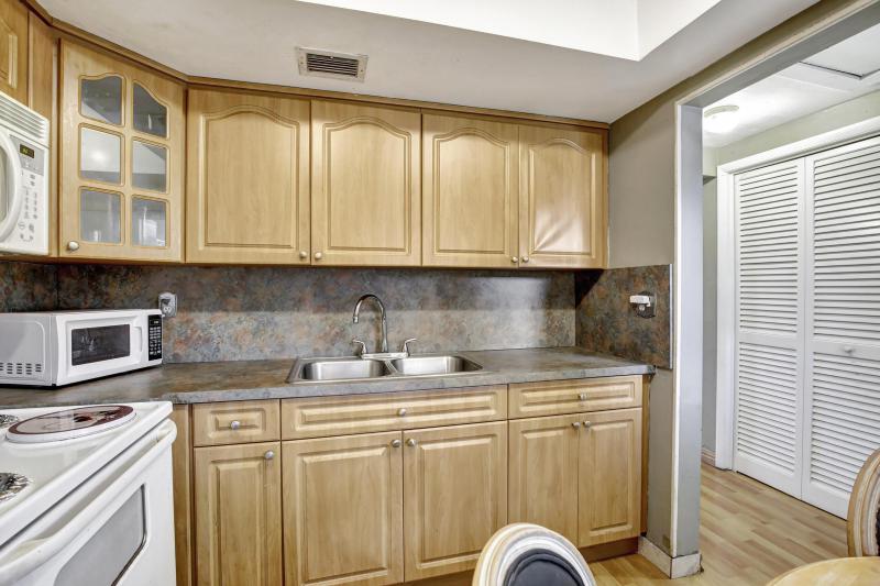  Condo & Townhome Photos