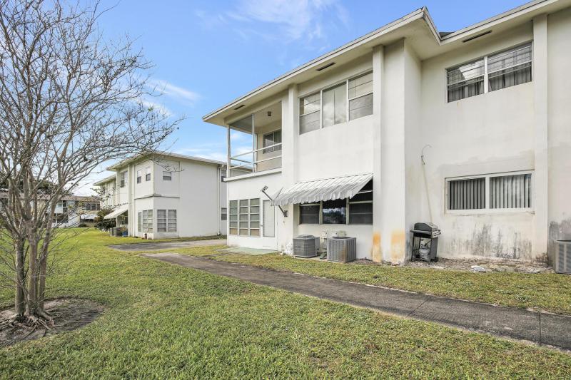  Condo & Townhome Photos