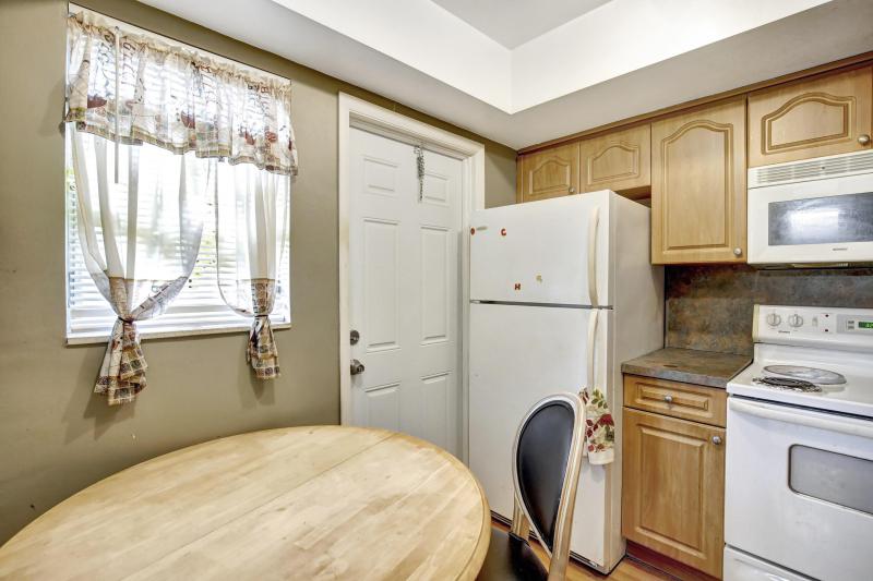  Condo & Townhome Photos