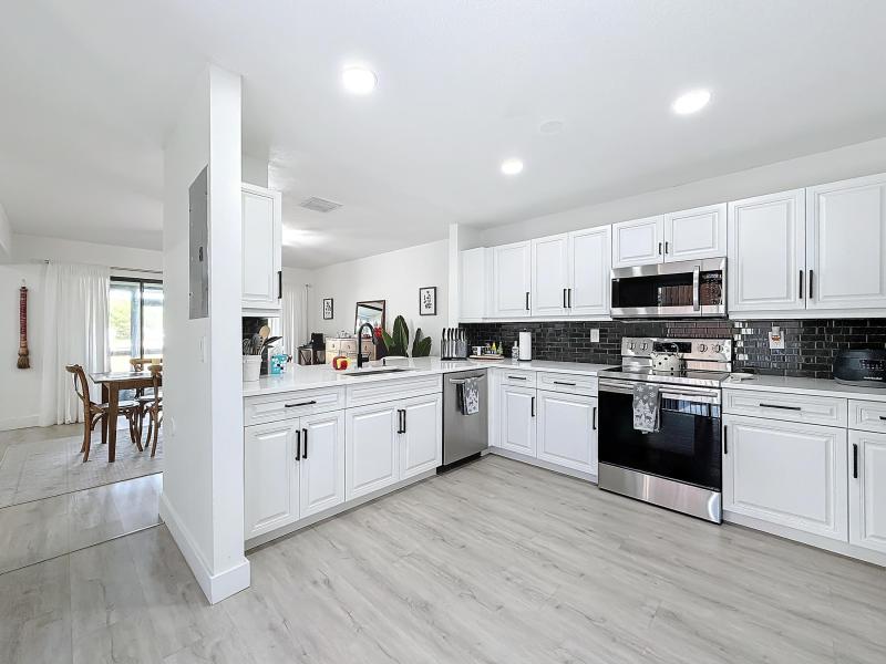  Condo & Townhome Photos