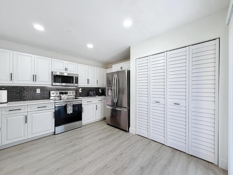  Condo & Townhome Photos
