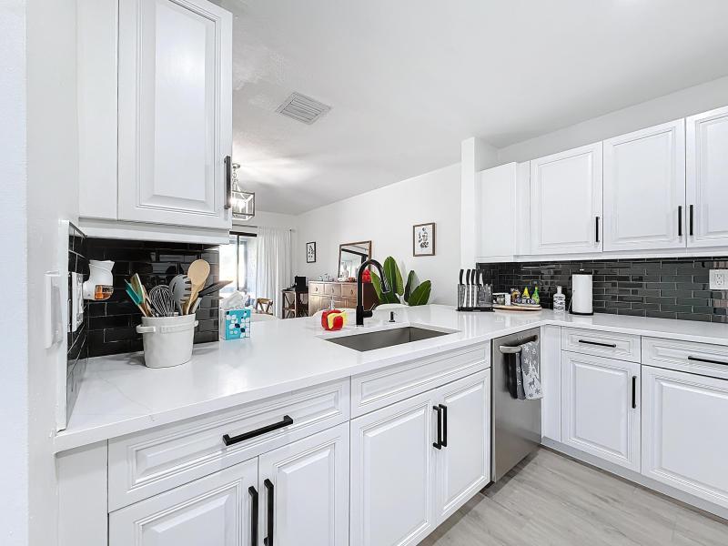  Condo & Townhome Photos