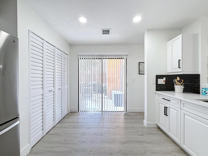  Condo & Townhome Photos