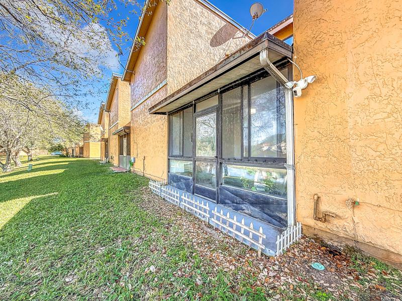  Condo & Townhome Photos