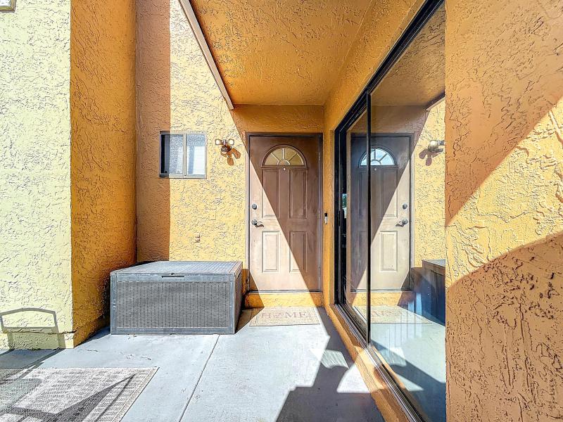  Condo & Townhome Photos