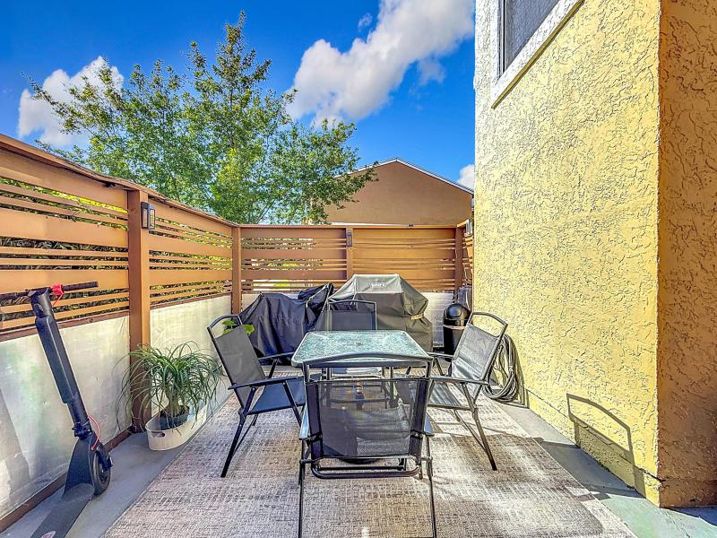  Condo & Townhome Photos