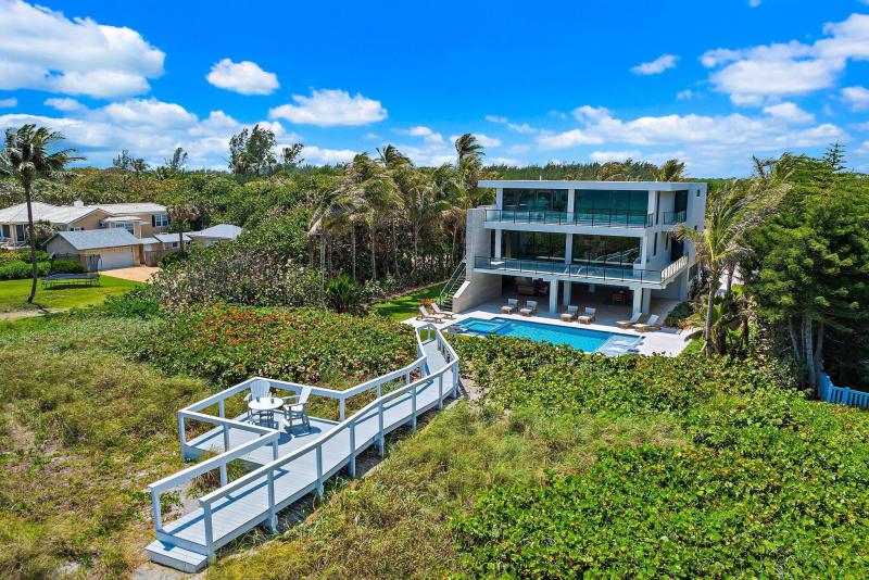  Single Family Homes Photo 13:  Jupiter Island,  FL 33455