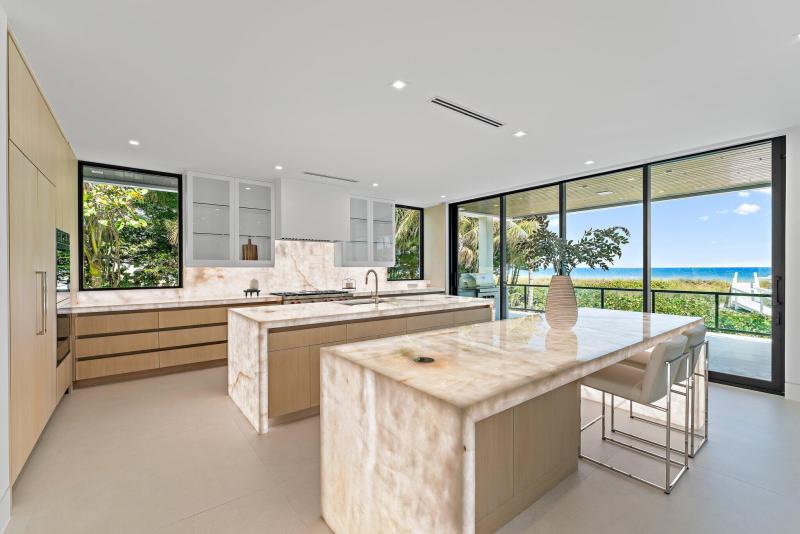  Single Family Homes Photo 2:  Jupiter Island,  FL 33455