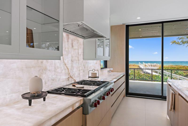  Single Family Homes Photo 48:  Jupiter Island,  FL 33455