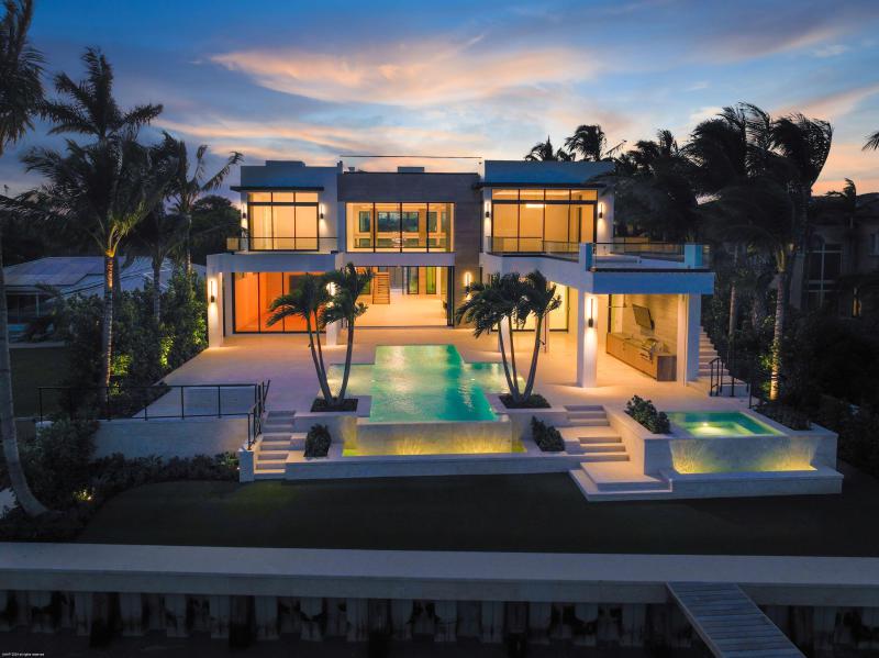  Single Family Homes Photo 3:  West Palm Beach,  FL 33407