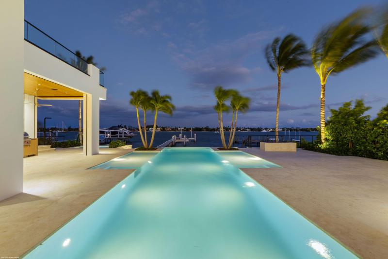  Single Family Homes Photo 6:  West Palm Beach,  FL 33407
