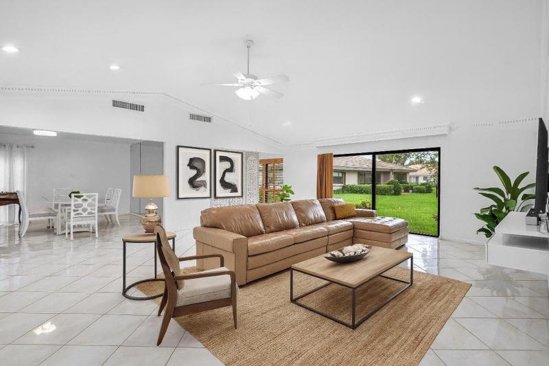  Condo & Townhome Photos