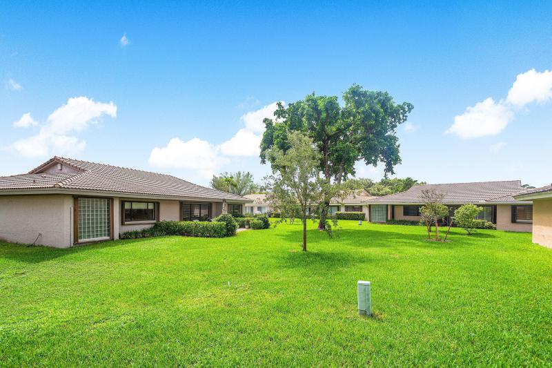  Condo & Townhome Photos