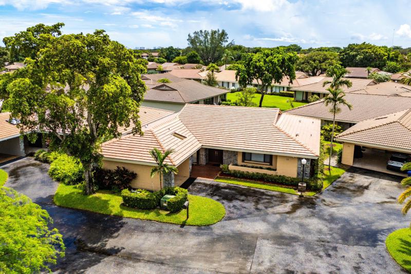  Condo & Townhome Photos