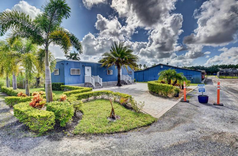  Commercial & Industrial Land Images 