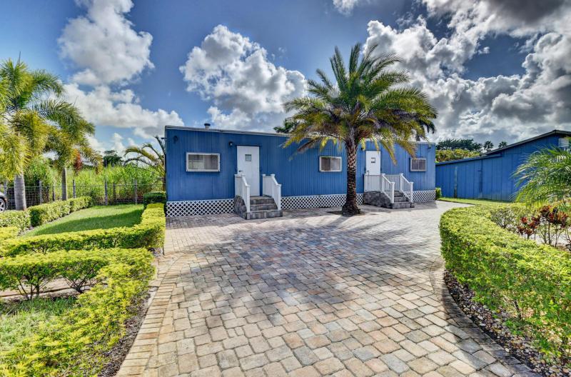  Commercial & Industrial Land Images 