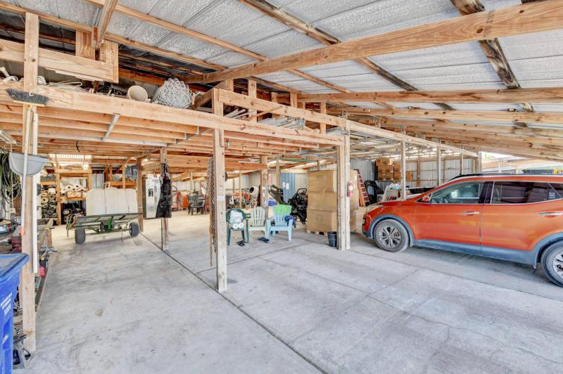  Commercial & Industrial Land Images 