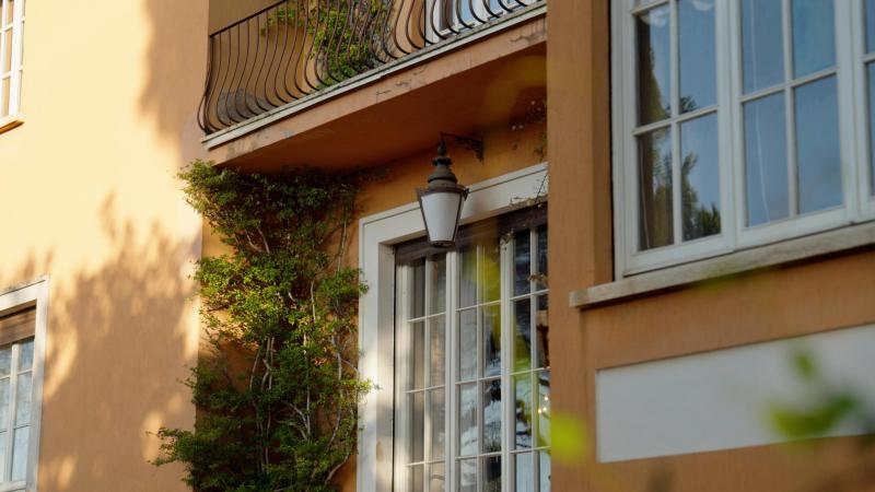  Single Family Homes Photo 4:  Out of Country,  Out of Country 00000