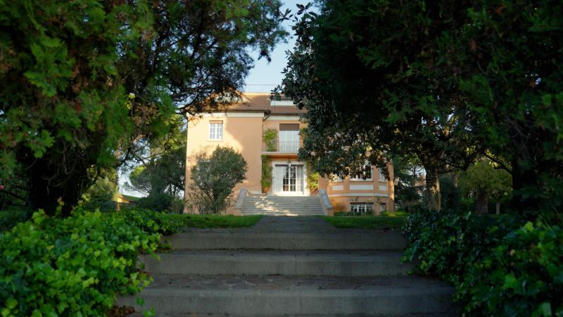  Single Family Homes Photo 9:  Out of Country,  Out of Country 00000