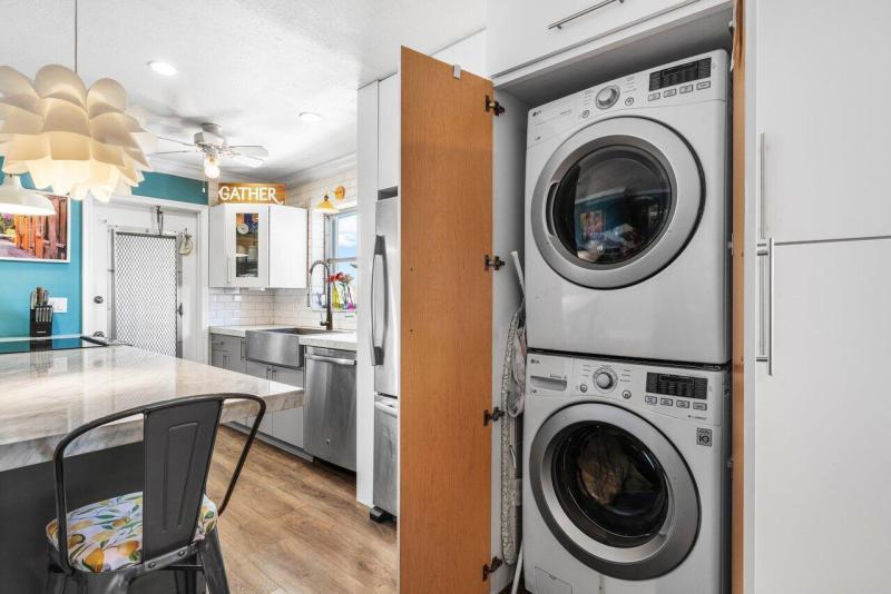  Condo & Townhome Photos