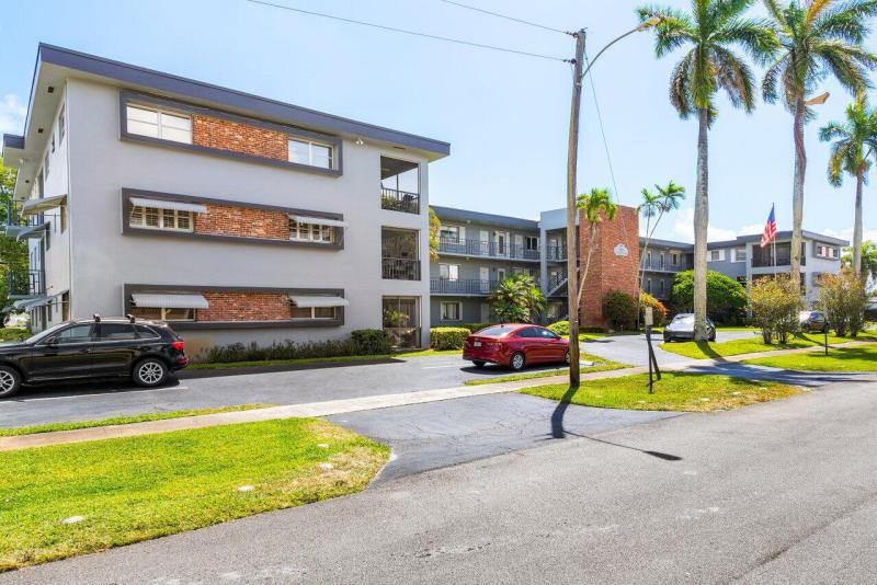  Condo & Townhome Photos