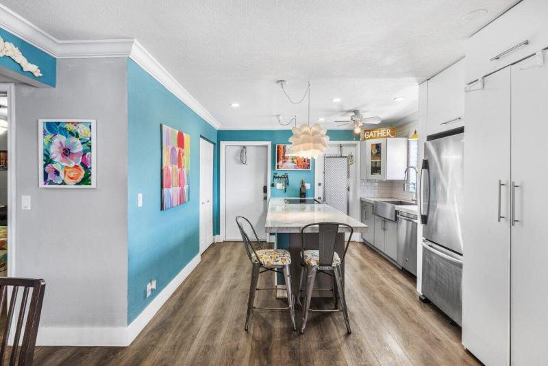 Condo & Townhome Photos