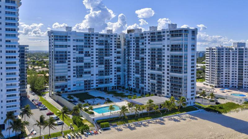  Condo & Townhome Photos
