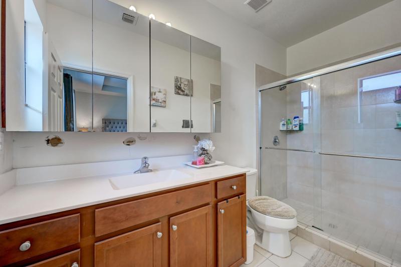  Condo & Townhome Photos